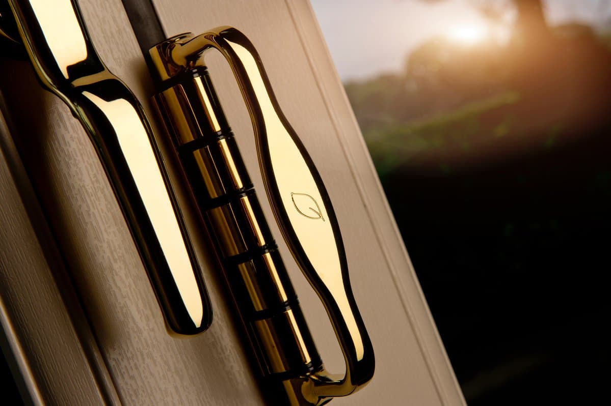 close up of alumina bifold door stile