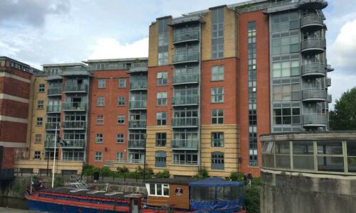 aluminium doors to apartments