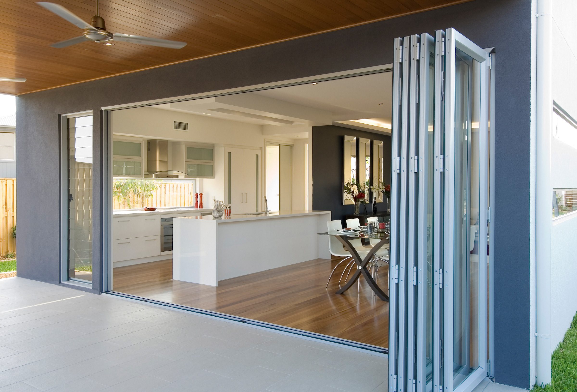 alutech bf73 bifold door2