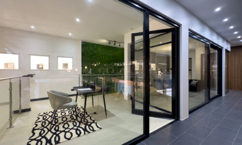 schüco barrier free doors with hinged and sliding door in the schüco milton keynes showroom