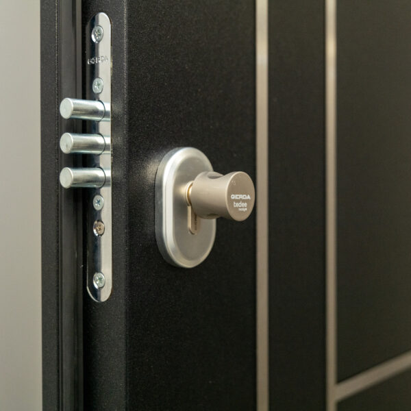 gerda front door in a showroom showing a handles, locks and hardware