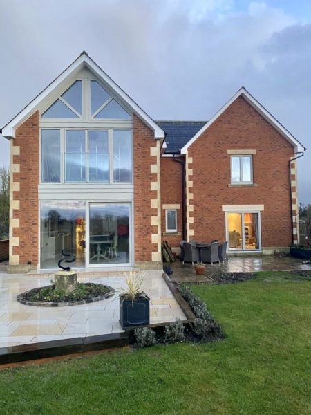 picture of contemporary home with pvcu internorm windows and doors