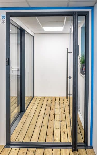 glideline gpd80 pivot door7