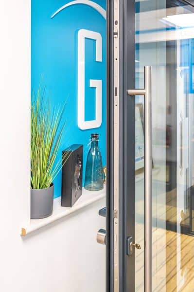 glideline gpd80 pivot door8